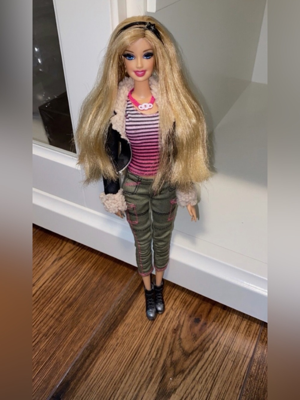 2013 Barbie Fashionista Style Doll Pre-Owned: Clothes Included, box not included - Picture 6 of 13